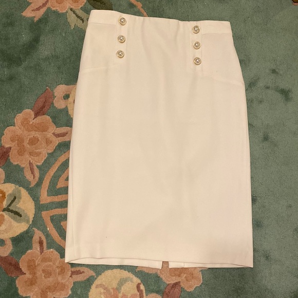Stretchy white pencil skirt with Pearl button front - Picture 2 of 5